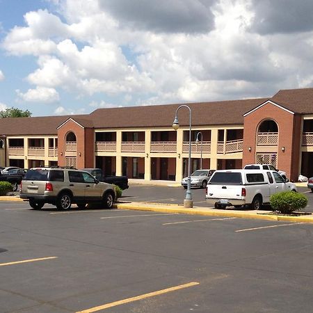 Days Inn Kansas City-Worlds Of Fun Esterno foto