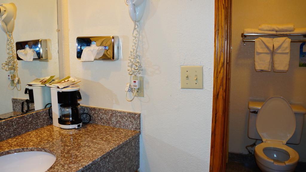 Days Inn Kansas City-Worlds Of Fun Camera foto