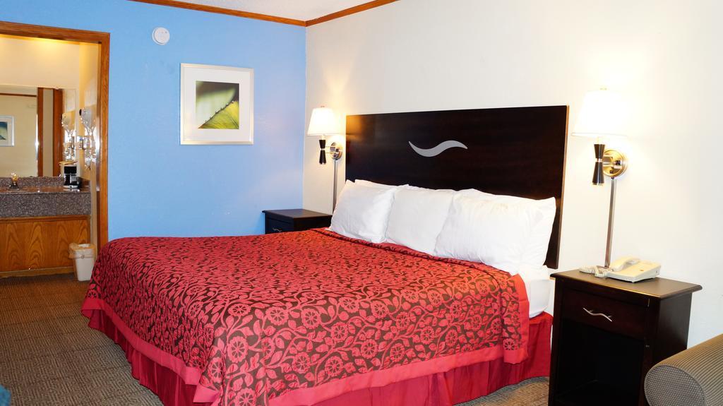 Days Inn Kansas City-Worlds Of Fun Esterno foto