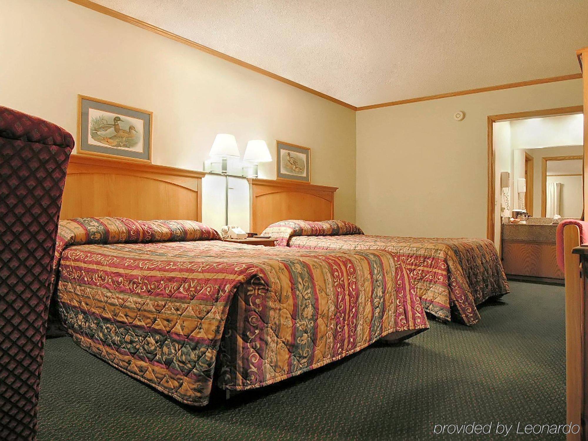 Days Inn Kansas City-Worlds Of Fun Esterno foto