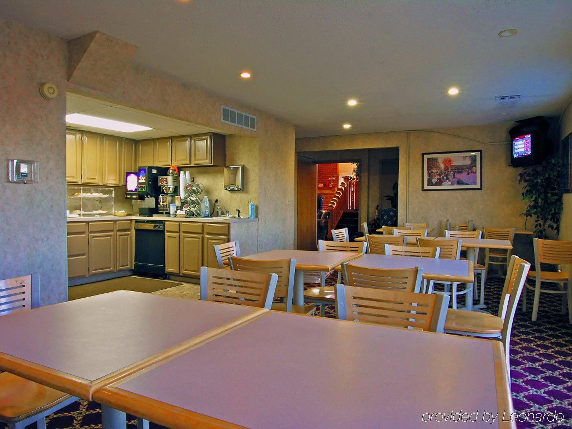 Days Inn Kansas City-Worlds Of Fun Esterno foto