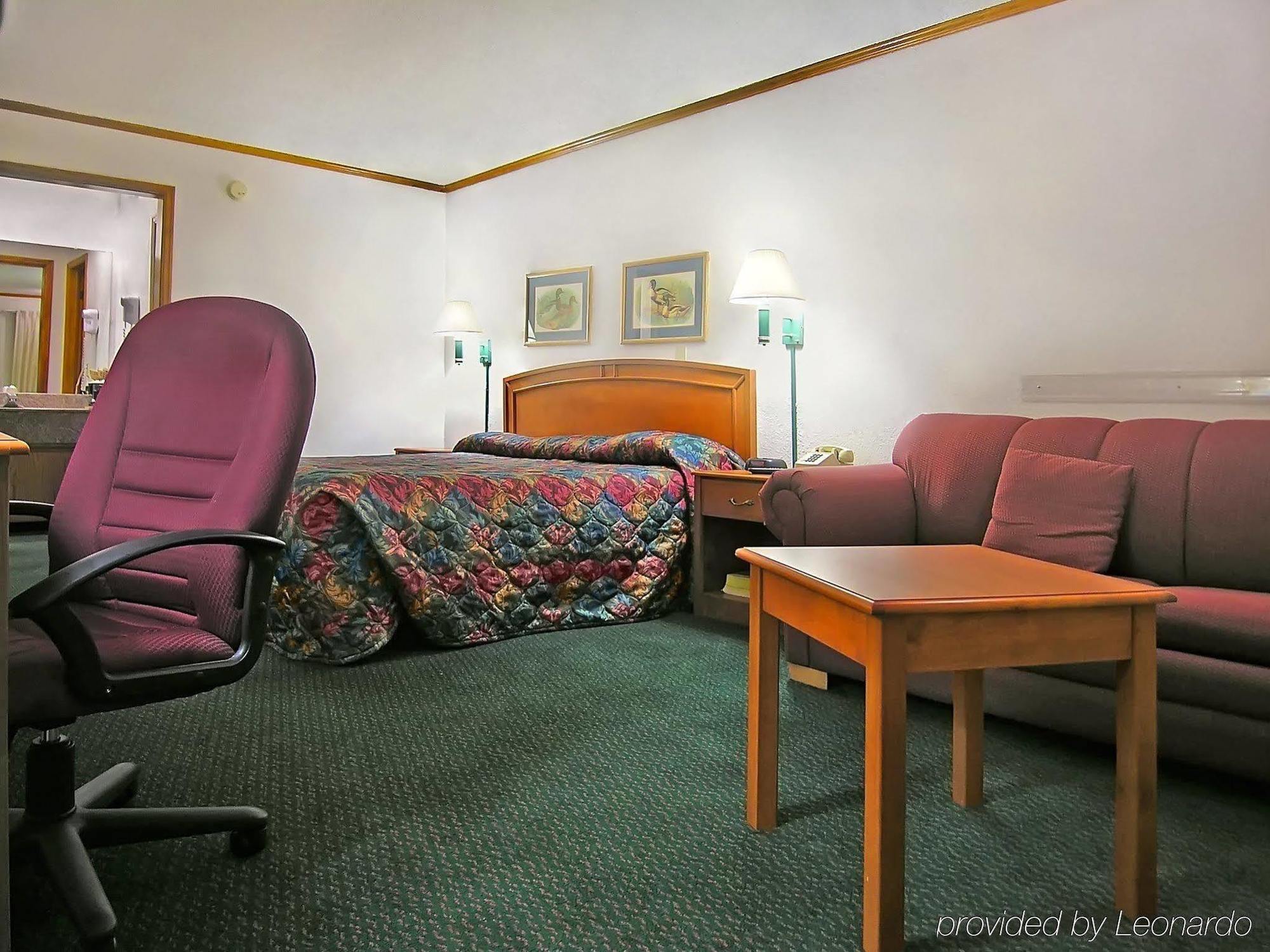 Days Inn Kansas City-Worlds Of Fun Esterno foto